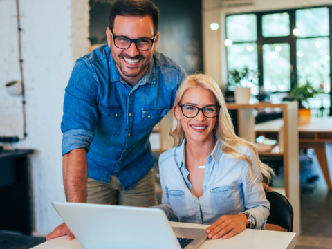 A technician goes onsite to help a small business owner with her business initiatives.