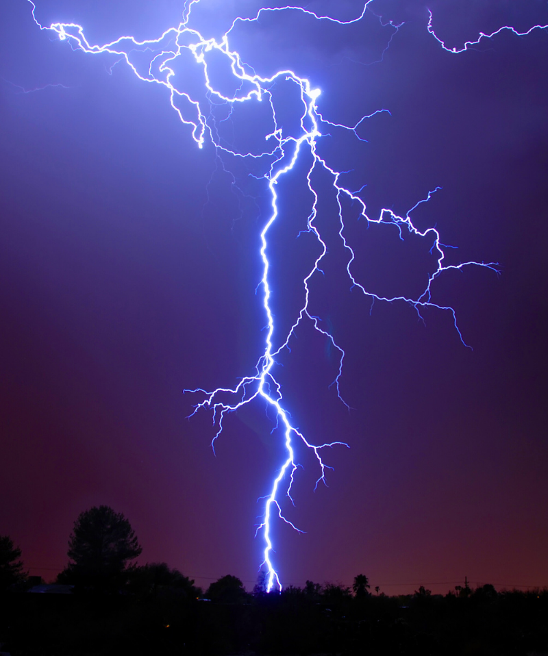 Lightening strike 800x958